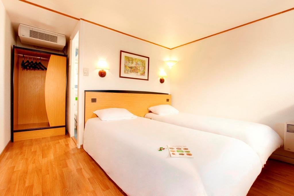 Campanile Livry-Gargan Hotel Room photo