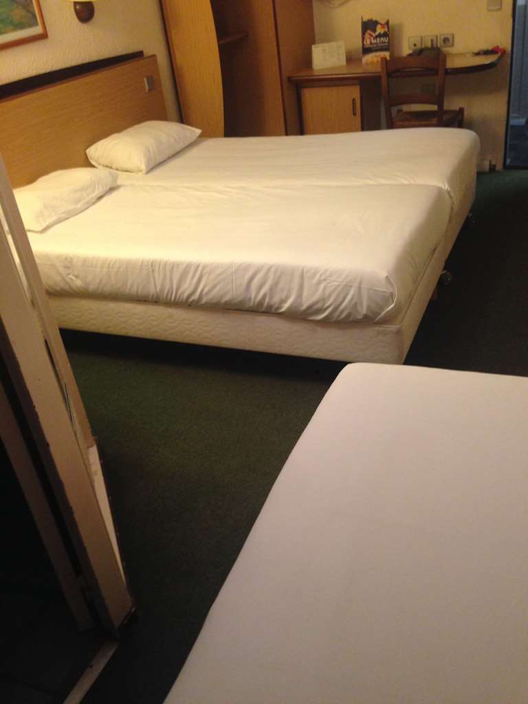 Campanile Livry-Gargan Hotel Room photo