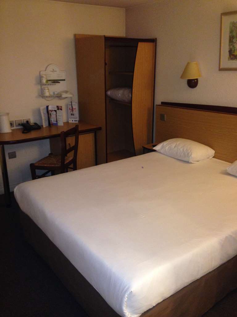 Campanile Livry-Gargan Hotel Room photo